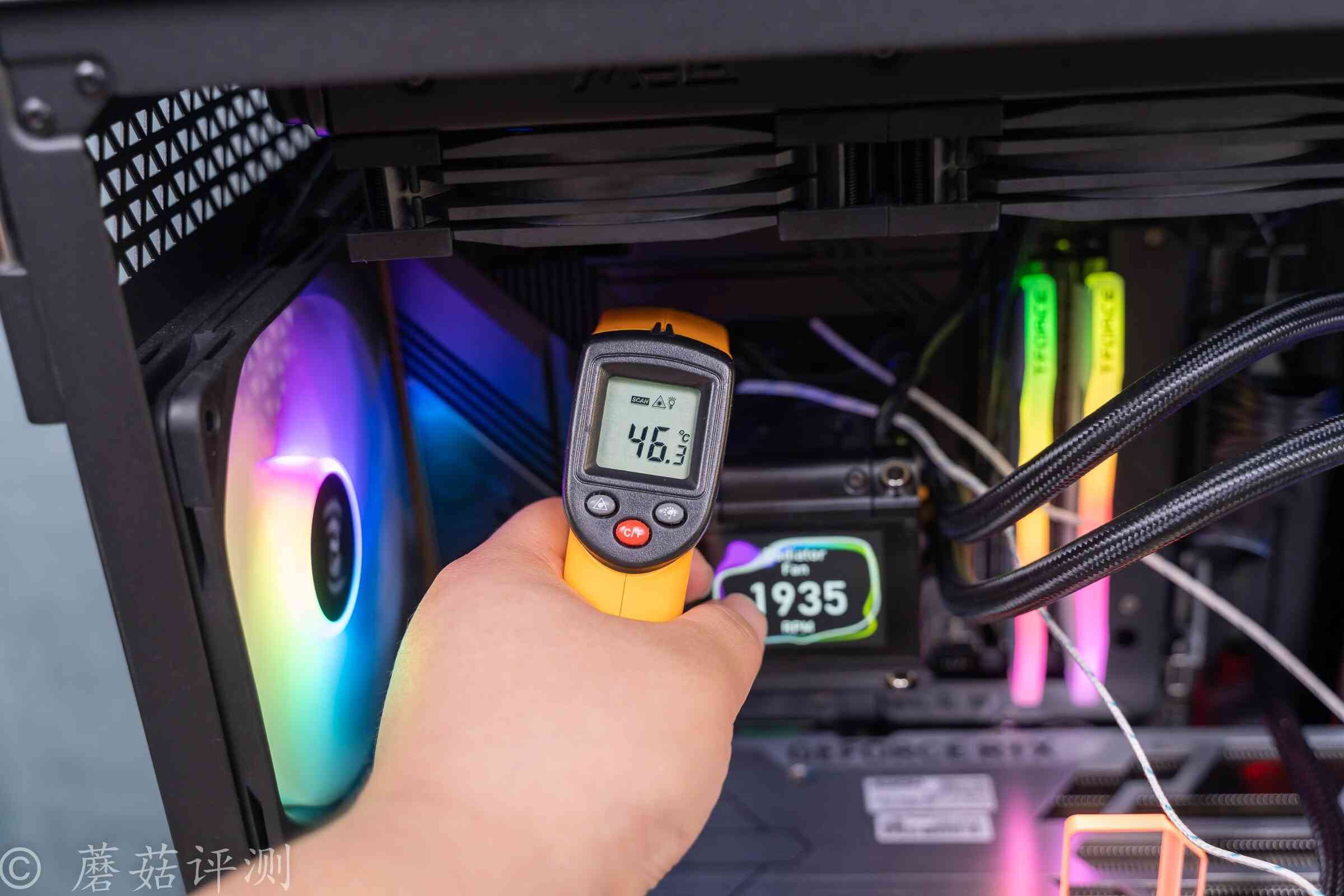 华擎太极X670E主板评测：供电系统毫无波澜，轻松稳定输出180W