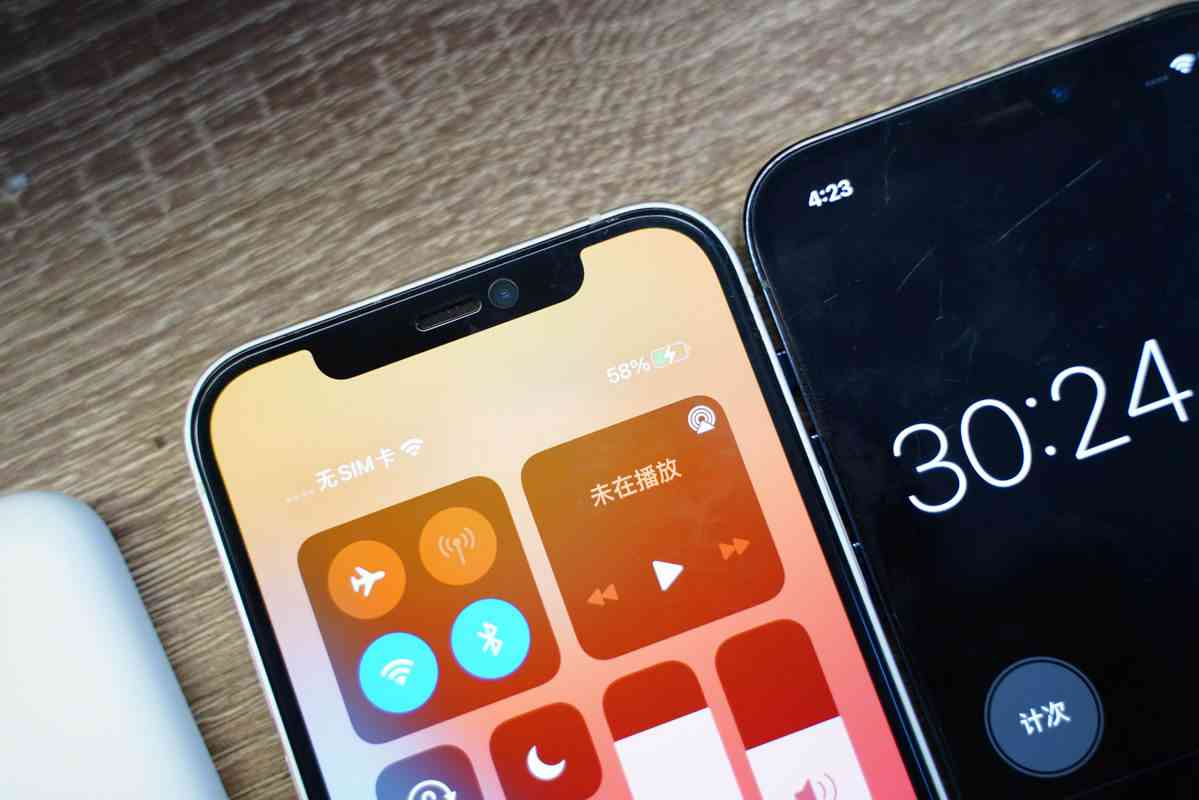 倍思充电宝深度评测：挂绳快充线一体设计，20W快充性能解析