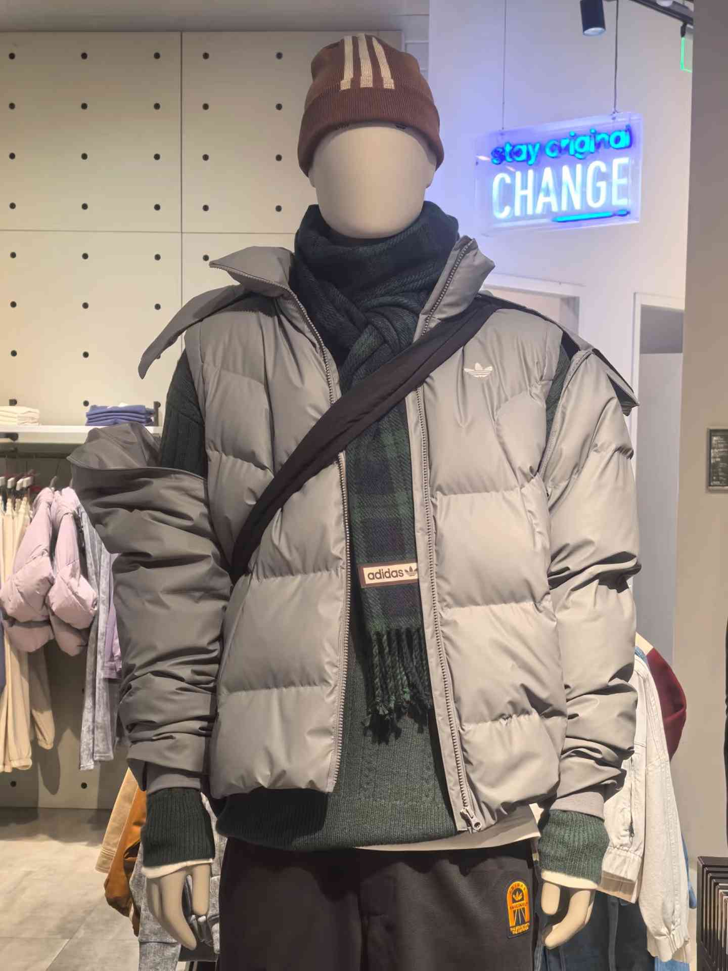 雪中飞羽绒服质量怎么样 羽绒服,我把阿迪达斯换成“雪中飞”后,有些话不吐为快,太真实 雪中飞羽绒服质量怎么样 羽绒服,我把阿迪达斯换成“雪中飞”后,有些话不吐为快,太真实