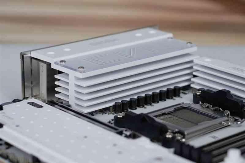 七彩虹主板怎么样 全面赶超一线品牌！七彩虹CVN B850 ARK FROZEN v14方舟主板评测