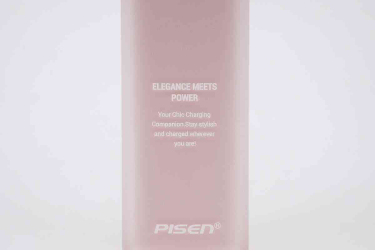 品胜口红充电宝全面评测：三合一设计、PD30W快充与便携体验