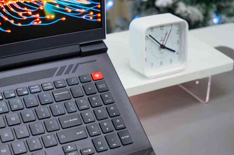 雷神ZERO 2024蜂鸟护眼屏版深度评测:视觉与性能的巅峰之作 雷神ZERO 2024蜂鸟护眼屏版深度评测:视觉与性能的巅峰之作