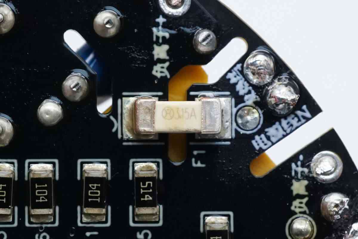 飞科高速吹风机深度评测:200元档无刷电机神器值不值得入手? 飞科高速吹风机深度评测:200元档无刷电机神器值不值得入手?