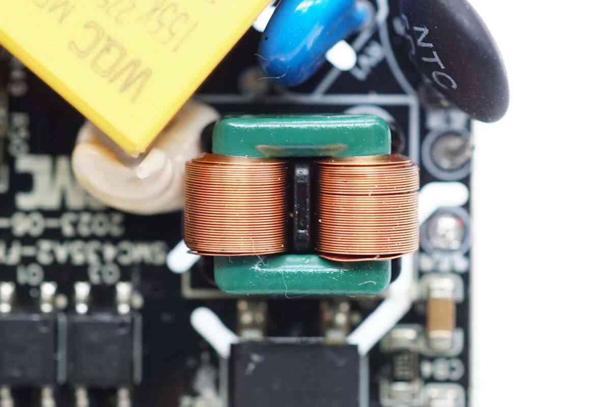 飞科高速吹风机深度评测:200元档无刷电机神器值不值得入手? 飞科高速吹风机深度评测:200元档无刷电机神器值不值得入手?