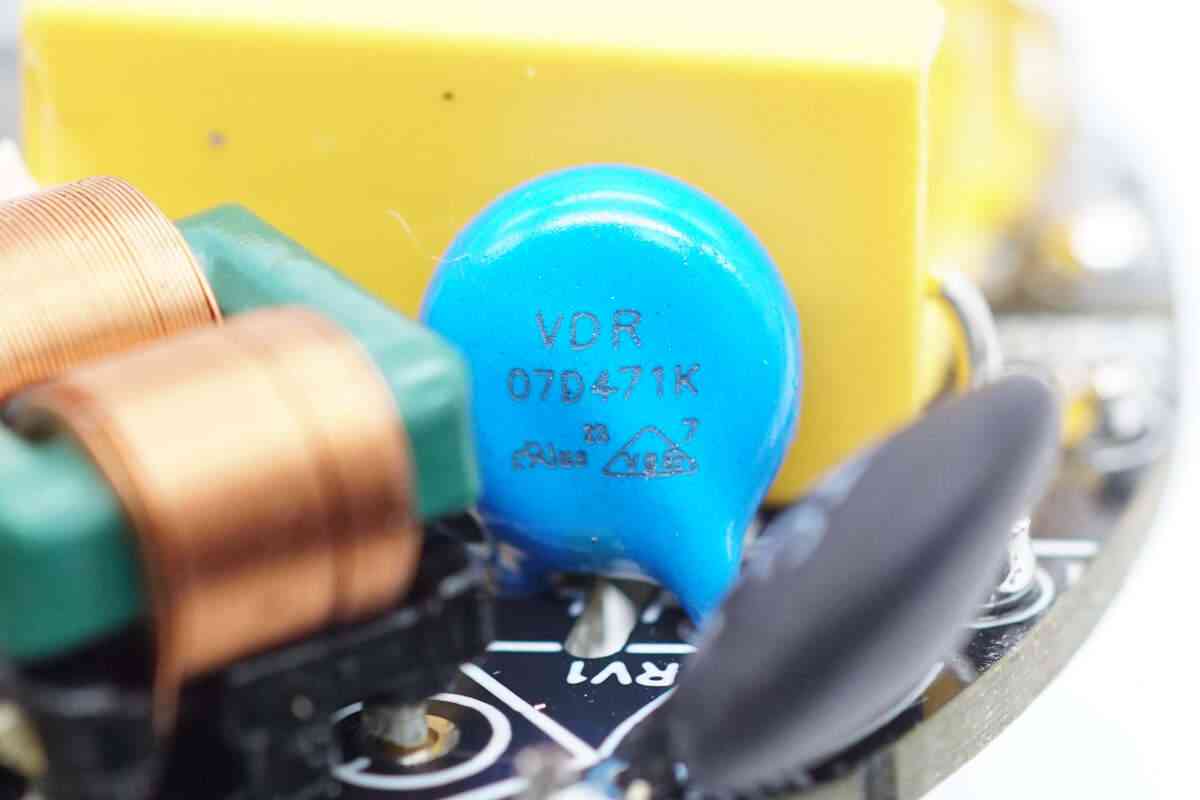 飞科高速吹风机深度评测:200元档无刷电机神器值不值得入手? 飞科高速吹风机深度评测:200元档无刷电机神器值不值得入手?