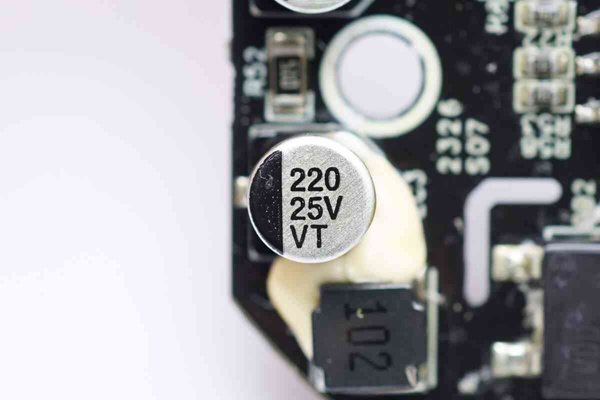 飞科高速吹风机深度评测:200元档无刷电机神器值不值得入手? 飞科高速吹风机深度评测:200元档无刷电机神器值不值得入手?