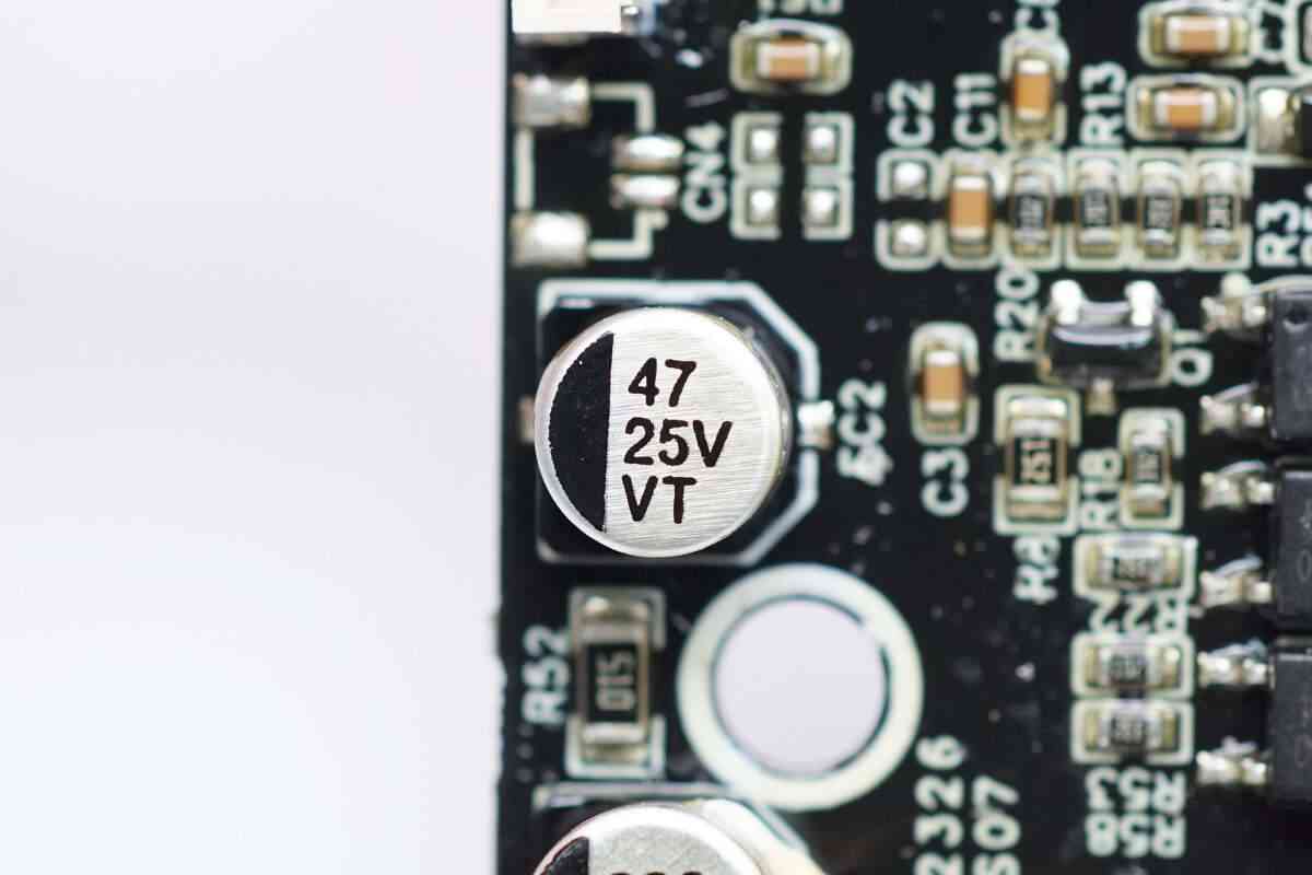 飞科高速吹风机深度评测:200元档无刷电机神器值不值得入手? 飞科高速吹风机深度评测:200元档无刷电机神器值不值得入手?