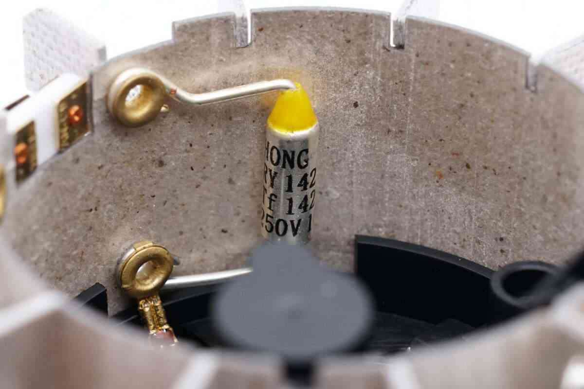 飞科高速吹风机深度评测:200元档无刷电机神器值不值得入手? 飞科高速吹风机深度评测:200元档无刷电机神器值不值得入手?