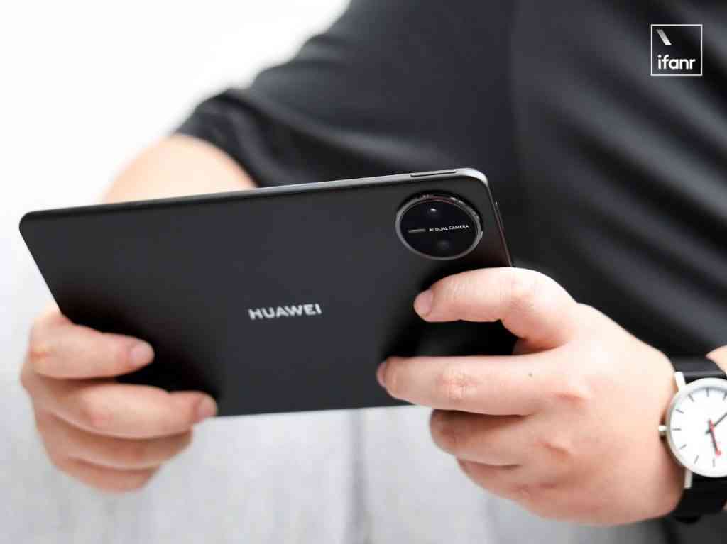 摩托罗拉手机怎么样 1999 元的 moto Air 手机，为什么比 iPhone Air 更香？