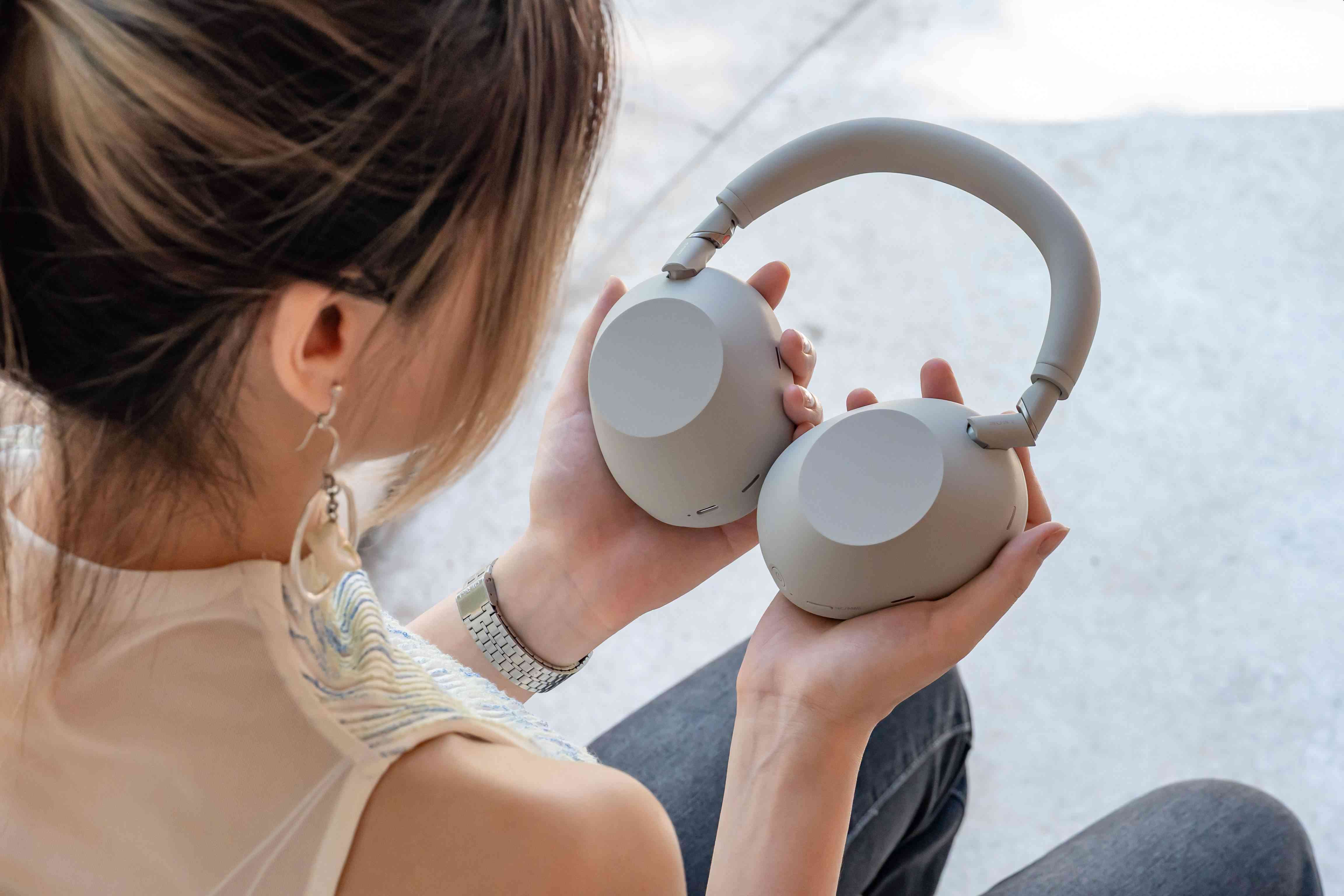 索尼WH-1000XM6深度体验:三年磨一剑,旗舰降噪耳机再进化 索尼WH-1000XM6深度体验:三年磨一剑,旗舰降噪耳机再进化