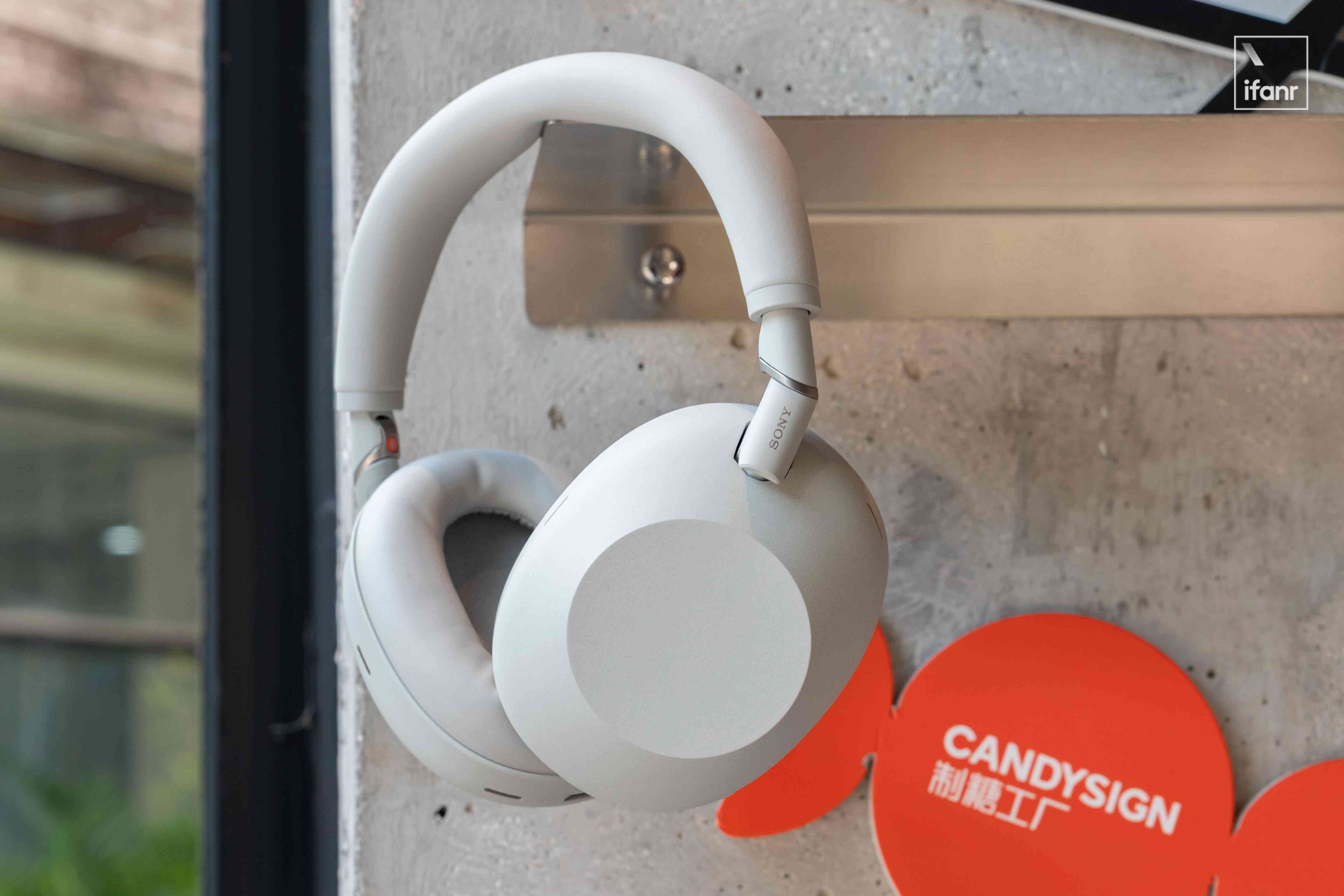 索尼WH-1000XM6深度体验:三年磨一剑,旗舰降噪耳机再进化 索尼WH-1000XM6深度体验:三年磨一剑,旗舰降噪耳机再进化