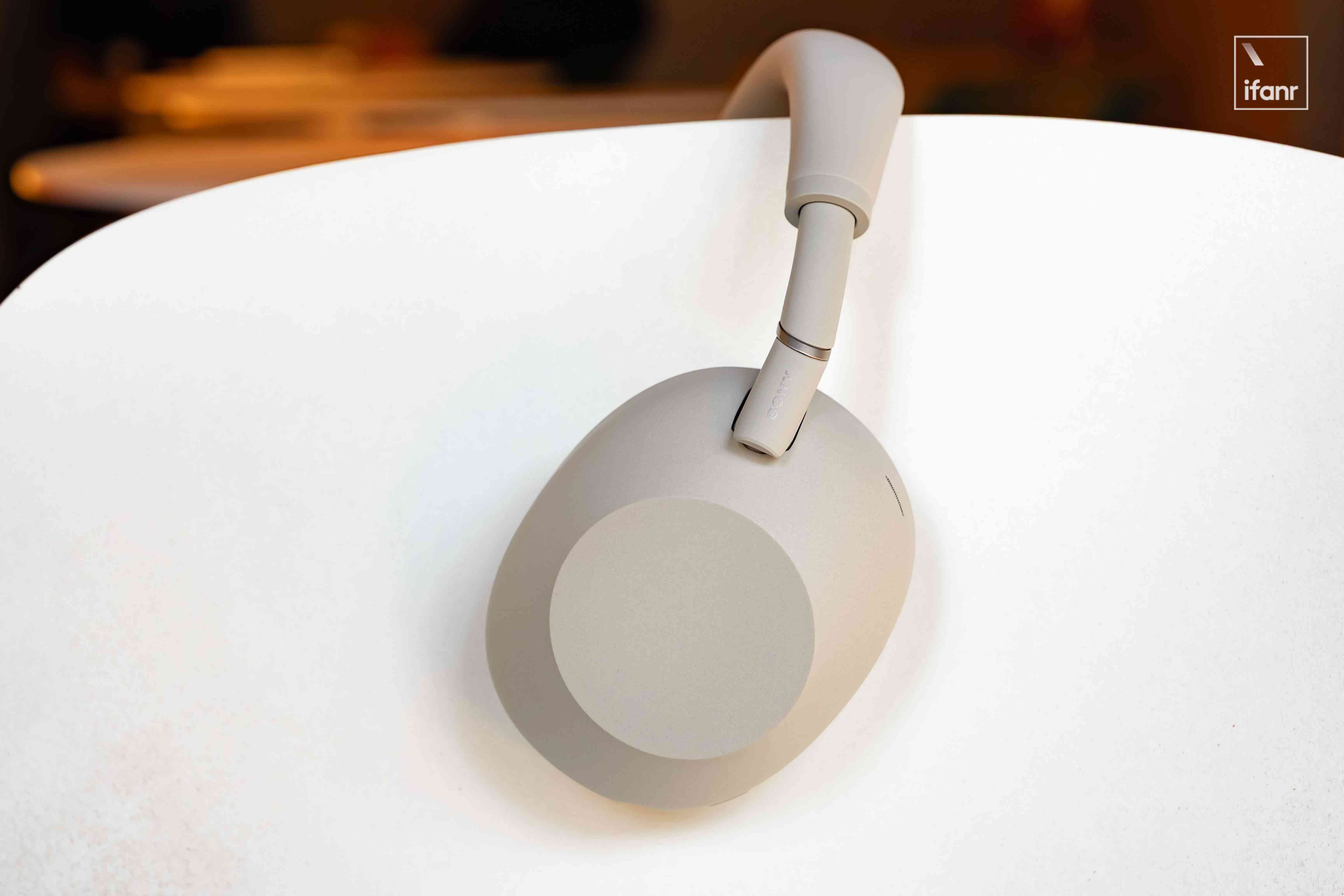 索尼WH-1000XM6深度体验:三年磨一剑,旗舰降噪耳机再进化 索尼WH-1000XM6深度体验:三年磨一剑,旗舰降噪耳机再进化