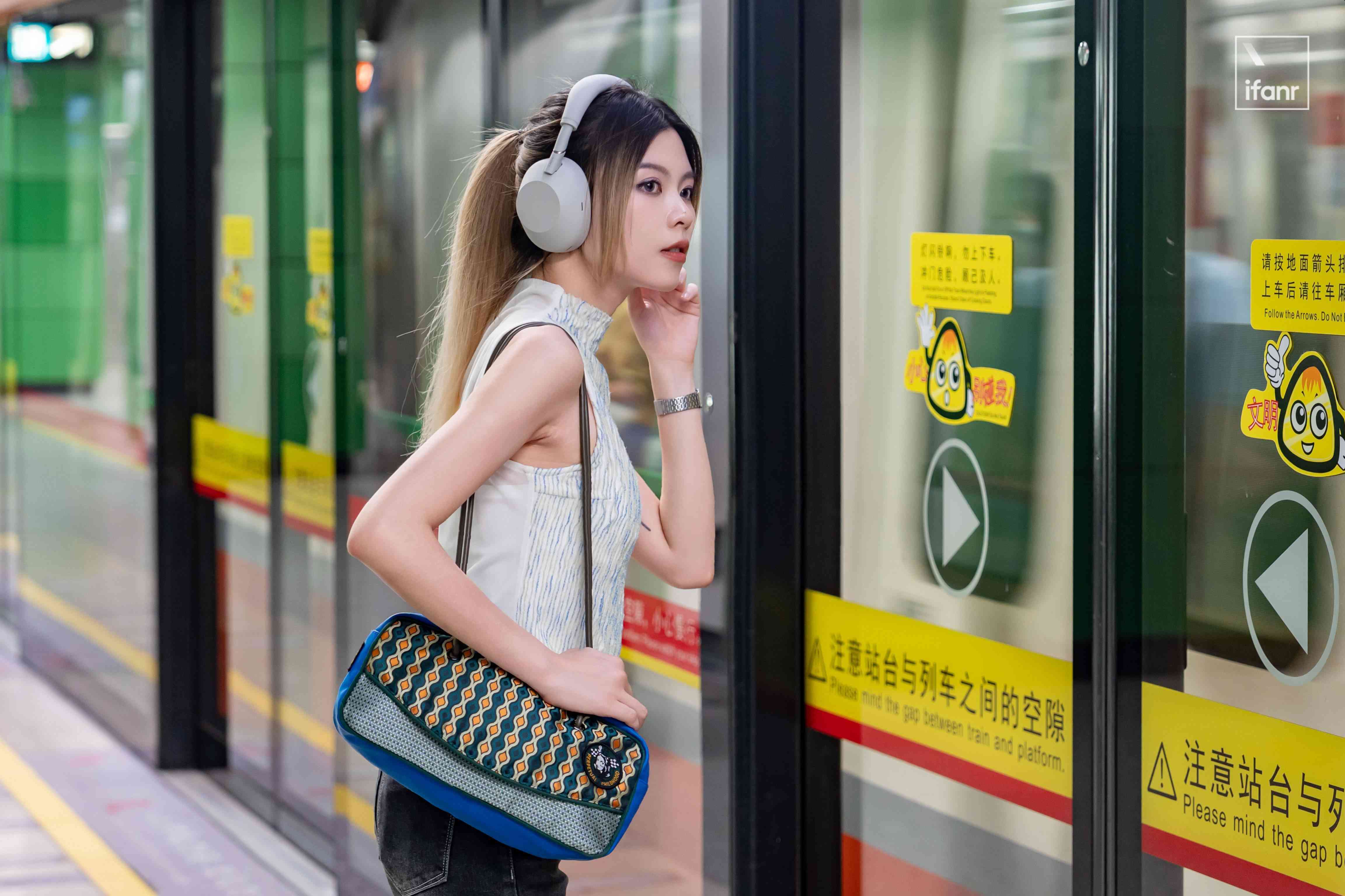 索尼WH-1000XM6深度体验:三年磨一剑,旗舰降噪耳机再进化 索尼WH-1000XM6深度体验:三年磨一剑,旗舰降噪耳机再进化