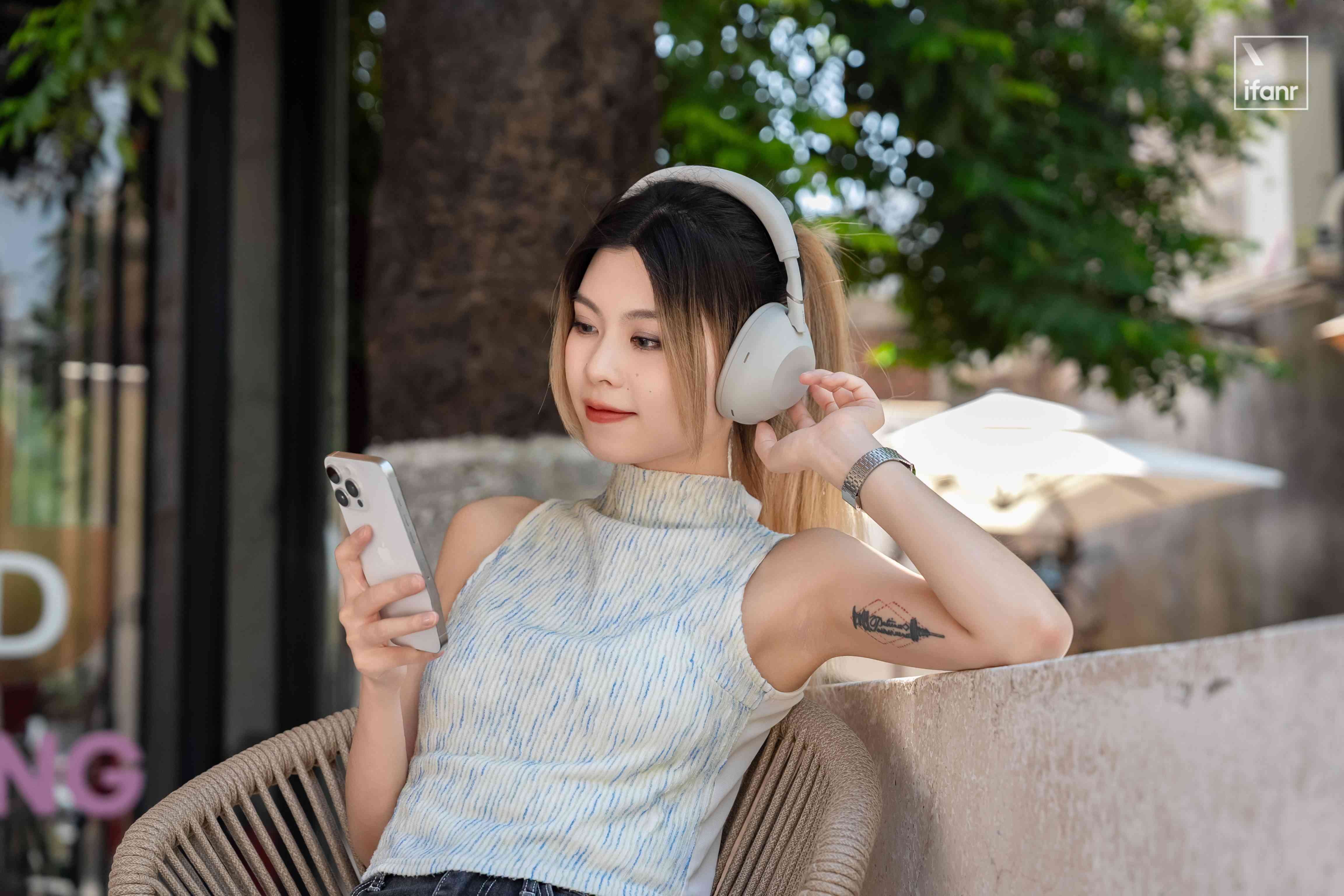 索尼WH-1000XM6深度体验:三年磨一剑,旗舰降噪耳机再进化 索尼WH-1000XM6深度体验:三年磨一剑,旗舰降噪耳机再进化