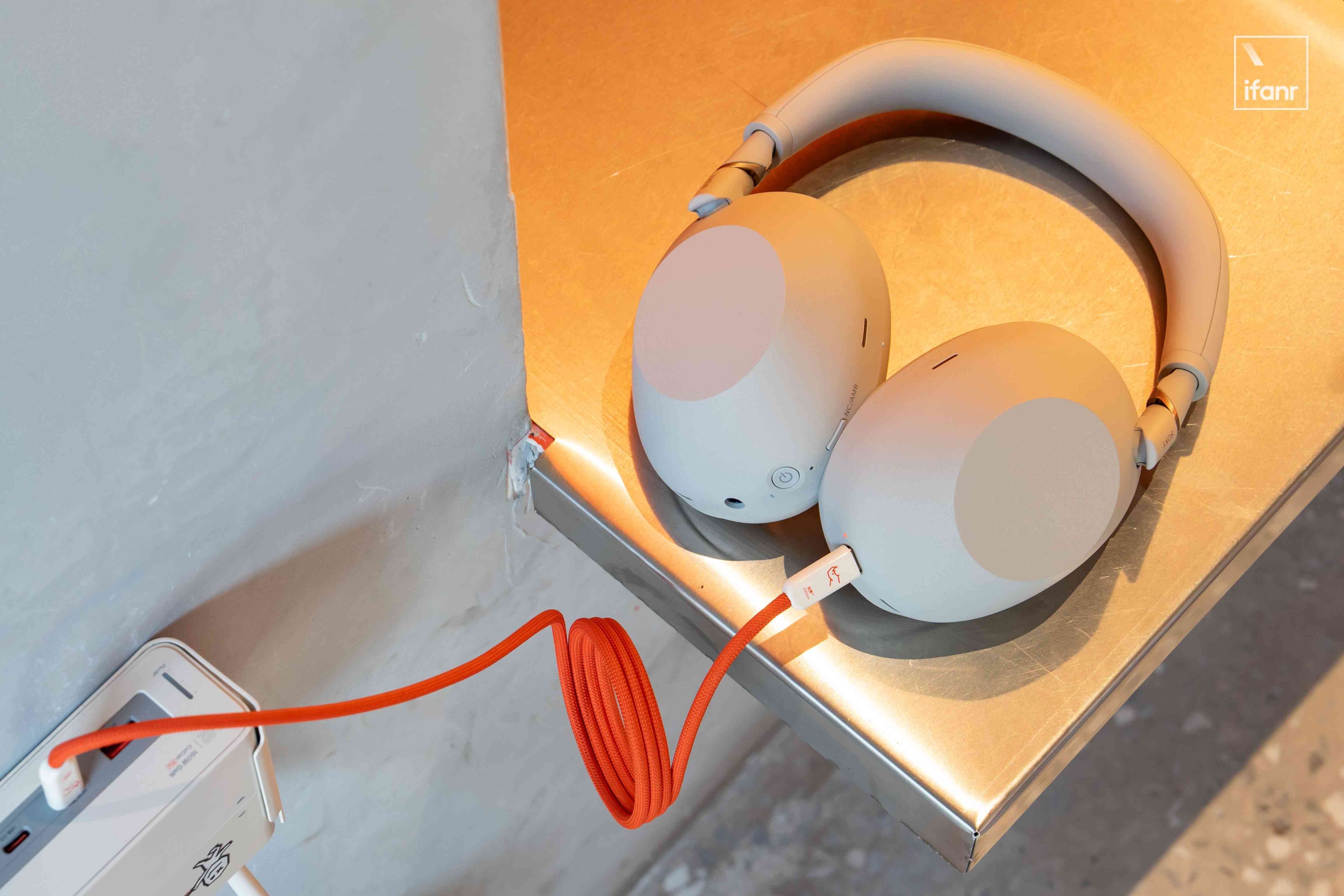 索尼WH-1000XM6深度体验:三年磨一剑,旗舰降噪耳机再进化 索尼WH-1000XM6深度体验:三年磨一剑,旗舰降噪耳机再进化