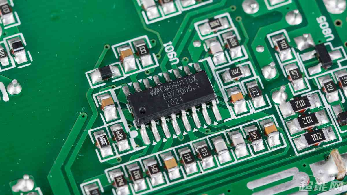 酷冷至尊G700 GOLD电源评测:高性价比的中高功率之选 酷冷至尊G700 GOLD电源评测:高性价比的中高功率之选