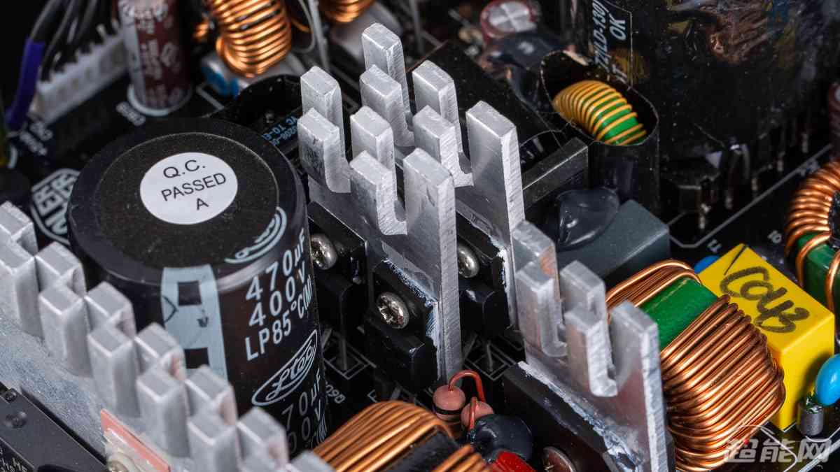 酷冷至尊G700 GOLD电源评测:高性价比的中高功率之选 酷冷至尊G700 GOLD电源评测:高性价比的中高功率之选