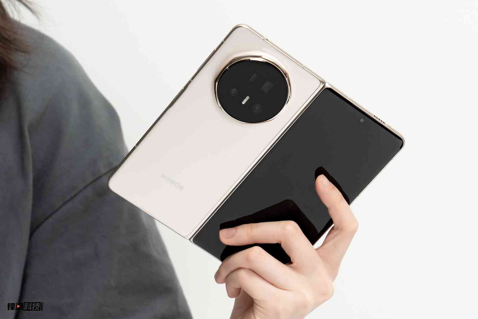 荣耀系统怎么样 荣耀Magic V5系统评测：AI技术集大成之作，比想象更强大