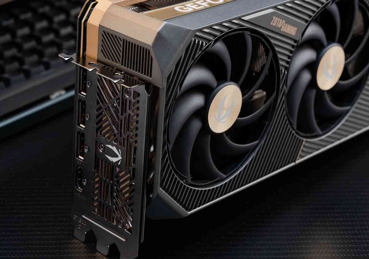 索泰RTX 5090 D 32GB SOLID OC显卡深度评测：旗舰性能新标杆