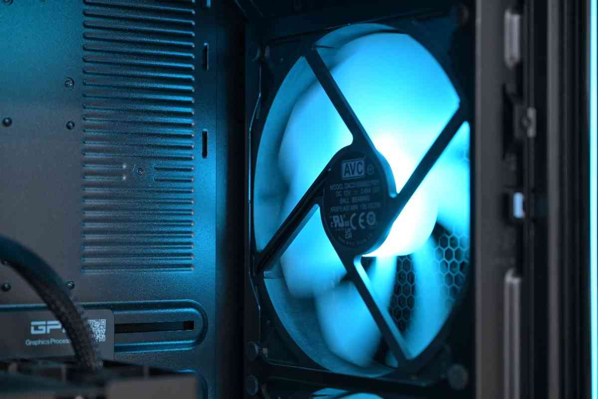 外星人电脑怎么样：游戏玩家的天花板级体验 Alienware 外星人 Area-51 台式机评测