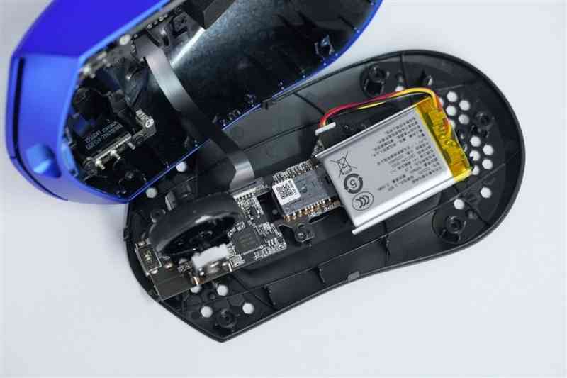 雷柏鼠标怎么样 雷柏VT7金属漆鼠标评测：性能解锁能耗更优 向旗舰再进半步